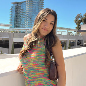 Meet your Posher, Kayla